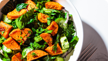 Salat mit gegrillten Süßkartoffeln