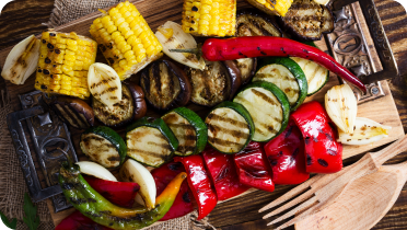 Vegetarische Grillideen auf einem Grillrost