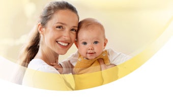 Lächelnde Mutter und lächelndes Kind für den Folgemilch Test für BEBA 2, BEBA 3, BEBA Junior 1+ und BEBA Junior 2+